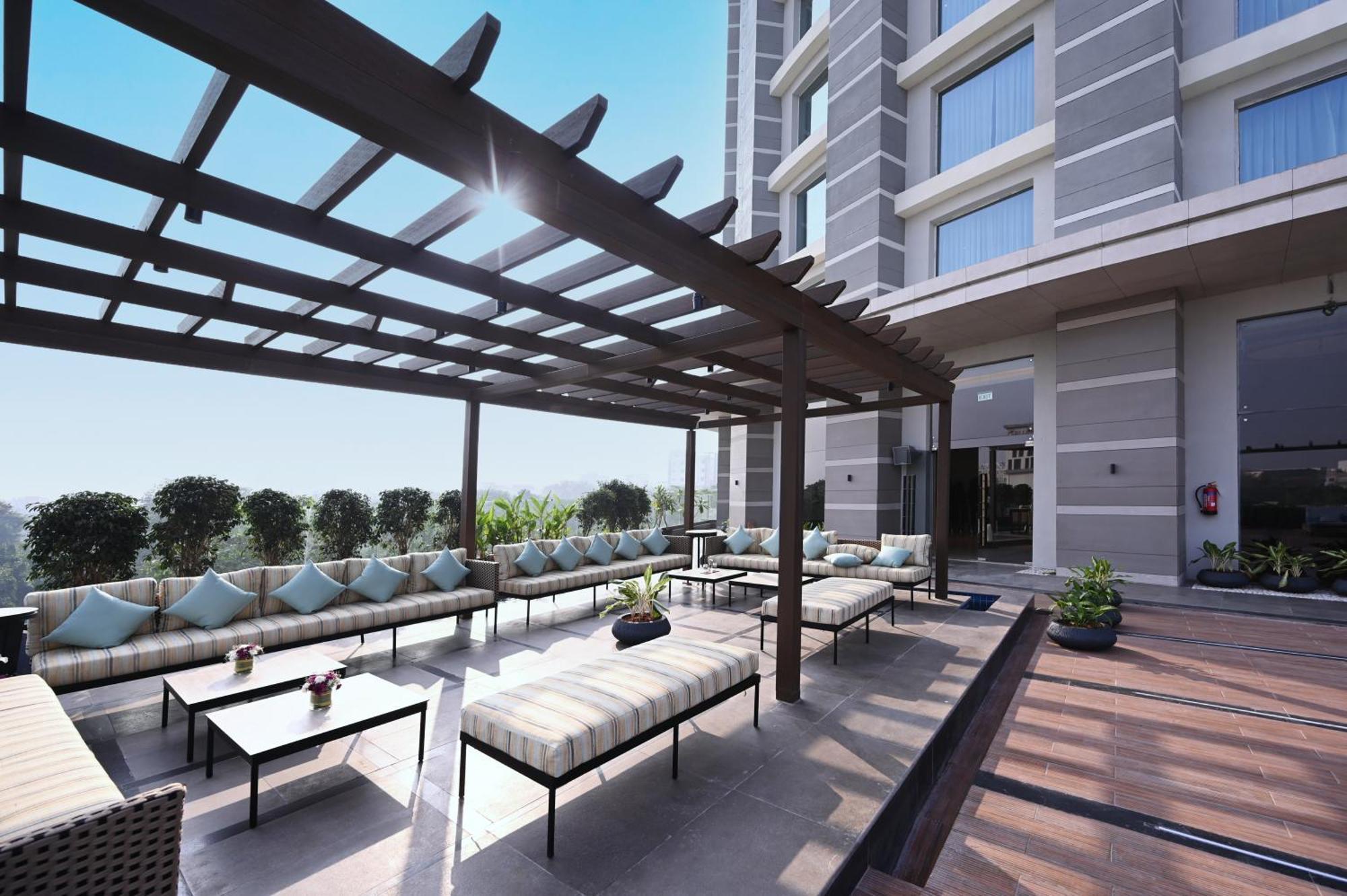 Lyfe Hotel Bhubaneswar Eksteriør billede